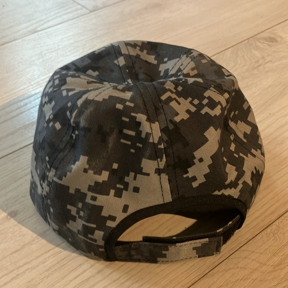 Small camo cap - Picture 2 of 4